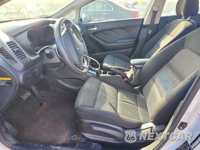 Zdjęcie 7 z 12 samochodu: 2017 KIA FORTE LX VIN:3KPFK4A77HE027061 - miniatura