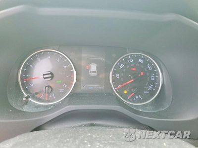 Zdjęcie 9 z 14 samochodu: 2019 TOYOTA RAV 4 VIN:JTMP1RFV6KJ003744 - miniatura