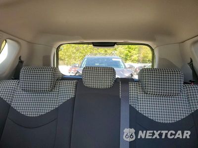 Zdjęcie 10 z 13 samochodu: 2010 KIA SOUL + VIN:KNDJT2A28A7098257 - miniatura