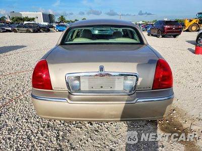 Zdjęcie 6 z 12 samochodu: 2006 LINCOLN TOWN CAR SIGNATURE VIN:1LNHM81W26Y644422 - miniatura