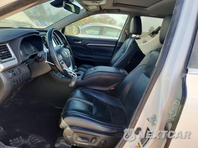 Zdjęcie 7 z 13 samochodu: 2017 TOYOTA HIGHLANDER SE VIN:5TDJZRFH0HS452177 - miniatura