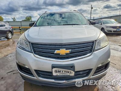 Piąte zdjęcie samochodu w środku: 2017 CHEVROLET TRAVERSE LS VIN:1GNKRFKD5HJ254477 - miniatura
