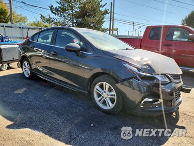 Czwarte zdjęcie samochodu z boku: 2018 CHEVROLET CRUZE LT VIN:1G1BD5SM0J7116925 - miniatura
