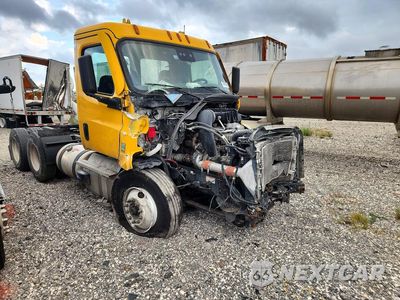 Czwarte zdjęcie samochodu z boku: 2024 FREIGHTLINER CASCADIA 126 SEMI TRUCK VIN:3AKJHLDV1RSUY9652 - miniatura