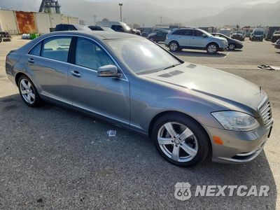 Czwarte zdjęcie samochodu z boku: 2010 MERCEDES-BENZ S 550 VIN:WDDNG7BB0AA314273 - miniatura