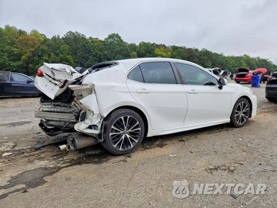 Trzecie zdjęcie samochodu z tyłu: 2018 TOYOTA CAMRY SE VIN:4T1B11HKXJU059810 - miniatura