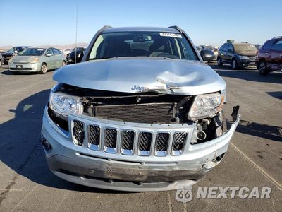 Piąte zdjęcie samochodu w środku: 2013 JEEP COMPASS LATITUDE VIN:1C4NJCEA5DD205608 - miniatura