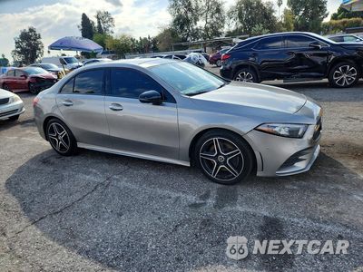 Czwarte zdjęcie samochodu z boku: 2019 MERCEDES-BENZ A 220 VIN:WDD3G4EB4KW019201 - miniatura