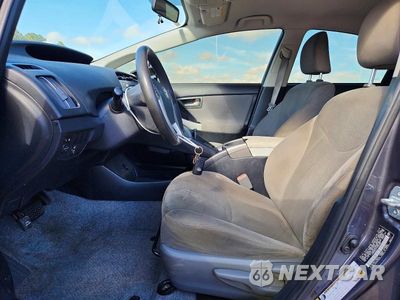 Zdjęcie 7 z 12 samochodu: 2015 TOYOTA PRIUS TWO VIN:JTDKN3DU7F0469281 - miniatura