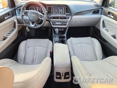 Zdjęcie 8 z 12 samochodu: 2018 HYUNDAI SONATA LIMITED VIN:5NPE34AF6JH709365 - miniatura