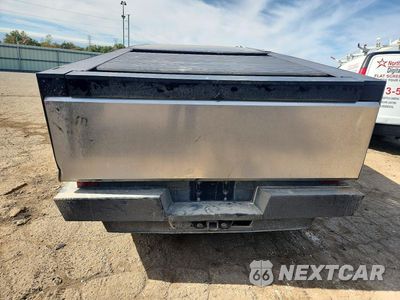 Zdjęcie 6 z 13 samochodu: 2024 TESLA CYBERTRUCK VIN:7G2CEHED6RA032002 - miniatura