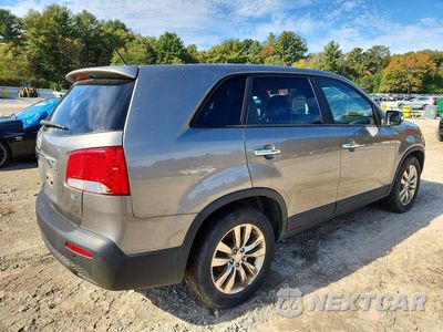 Trzecie zdjęcie samochodu z tyłu: 2011 KIA SORENTO EX VIN:5XYKUCA19BG014837 - miniatura