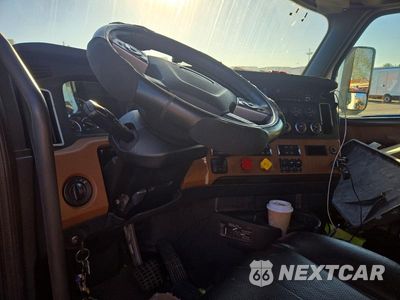 Zdjęcie 8 z 14 samochodu: 2018 FREIGHTLINER CASCADIA 126 SEMI TRUCK VIN:3AKJHHDR5JSJT6240 - miniatura