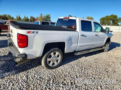 Trzecie zdjęcie samochodu z tyłu: 2019 CHEVROLET SILVERADO K2500 HEAVY DUTY LTZ VIN:1GC1KTEY4KF158517 - miniatura