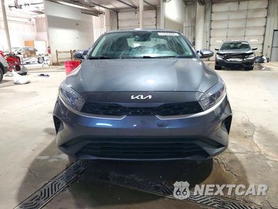Piąte zdjęcie samochodu w środku: 2022 KIA FORTE LXS VIN:3KPF24AD8NE471289 - miniatura