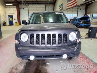 Piąte zdjęcie samochodu w środku: 2016 JEEP PATRIOT LATITUDE VIN:1C4NJRFB2GD612641 - miniatura