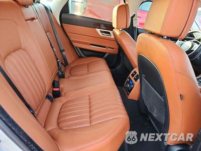 Zdjęcie 10 z 12 samochodu: 2018 JAGUAR XF PORTFOLIO LE VIN:SAJBN4EVXJCY54128 - miniatura