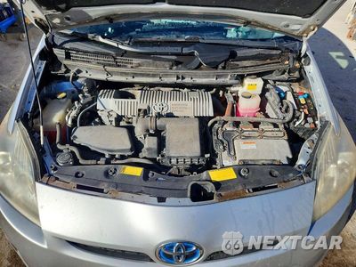 Zdjęcie 11 z 13 samochodu: 2011 TOYOTA PRIUS FOUR VIN:JTDKN3DU9B5290687 - miniatura