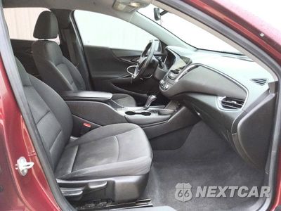 Zdjęcie 13 z 13 samochodu: 2016 CHEVROLET MALIBU LT VIN:1G1ZE5ST6GF224578 - miniatura
