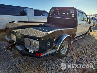 Trzecie zdjęcie samochodu z tyłu: 2021 CHEVROLET SILVERADO K3500 HIGH COUNTRY VIN:1GC4YVEYXMF159827 - miniatura
