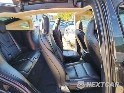 Zdjęcie 11 z 14 samochodu: 2018 TESLA MODEL X VIN:5YJXCBE2XJF089493 - miniatura