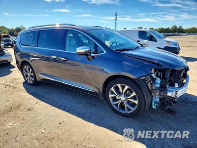 Czwarte zdjęcie samochodu z boku: 2017 CHRYSLER PACIFICA LIMITED VIN:2C4RC1GG0HR788013 - miniatura