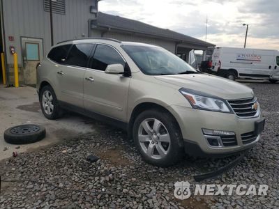 Czwarte zdjęcie samochodu z boku: 2017 CHEVROLET TRAVERSE PREMIER VIN:1GNKVJKD5HJ156211 - miniatura