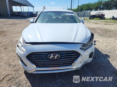 Piąte zdjęcie samochodu w środku: 2019 HYUNDAI SONATA SE VIN:5NPE24AF2KH742903 - miniatura
