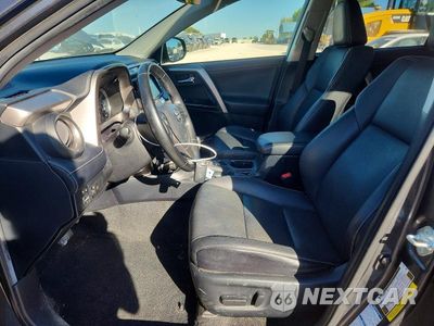 Zdjęcie 7 z 14 samochodu: 2018 TOYOTA RAV4 HV LIMITED VIN:JTMDJREV9JD233361 - miniatura