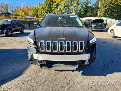 Piąte zdjęcie samochodu w środku: 2017 JEEP CHEROKEE LATITUDE VIN:1C4PJLCB4HW549476 - miniatura