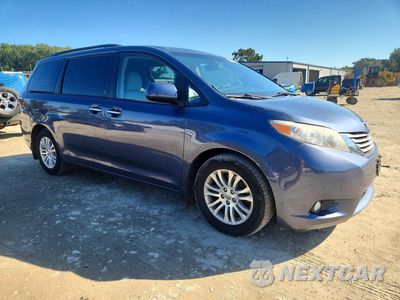 Czwarte zdjęcie samochodu z boku: 2016 TOYOTA SIENNA XLE 8-PASSENGER VIN:5TDYK3DC8GS748201 - miniatura