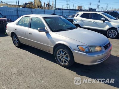 Czwarte zdjęcie samochodu z boku: 2001 TOYOTA CAMRY XLE V6 VIN:4T1BF28K51U117605 - miniatura