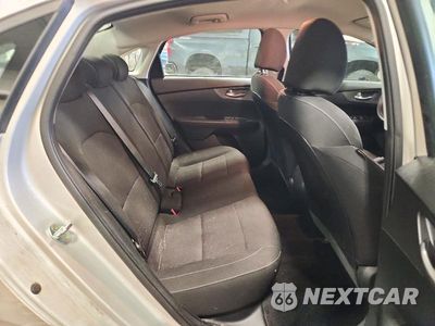 Zdjęcie 10 z 12 samochodu: 2020 KIA FORTE LXS VIN:3KPF24AD1LE234463 - miniatura