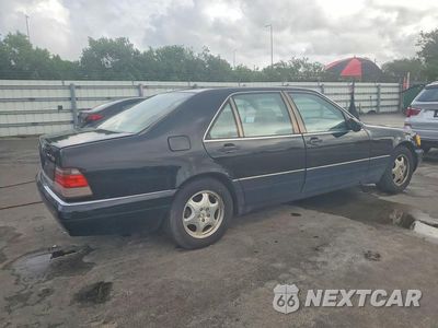 Trzecie zdjęcie samochodu z tyłu: 1998 MERCEDES-BENZ S 500 VIN:WDBGA51G1WA383694 - miniatura