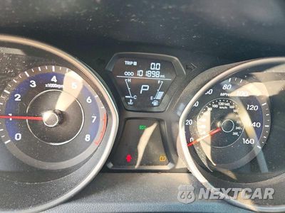Zdjęcie 9 z 12 samochodu: 2013 HYUNDAI ELANTRA GLS VIN:5NPDH4AE2DH258427 - miniatura