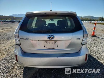Zdjęcie 6 z 12 samochodu: 2013 TOYOTA PRIUS V TWO VIN:JTDZN3EU5D3274448 - miniatura