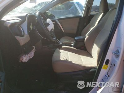 Zdjęcie 7 z 12 samochodu: 2014 TOYOTA RAV4 XLE VIN:JTMRFREV9ED064634 - miniatura