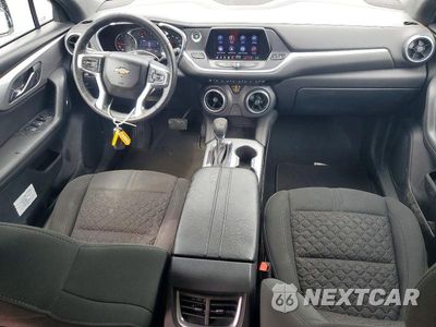 Zdjęcie 8 z 13 samochodu: 2021 CHEVROLET BLAZER 2LT VIN:3GNKBHRS0MS556613 - miniatura