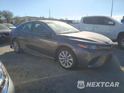 Czwarte zdjęcie samochodu z boku: 2020 TOYOTA CAMRY SE VIN:4T1G11AK1LU335374 - miniatura