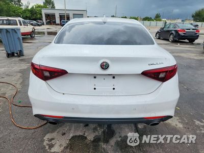 Zdjęcie 6 z 12 samochodu: 2017 ALFA ROMEO GIULIA VIN:ZARFAEBN8H7555123 - miniatura