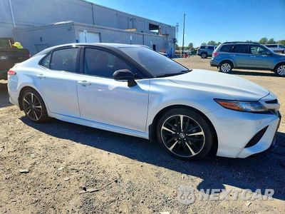 Czwarte zdjęcie samochodu z boku: 2019 TOYOTA CAMRY XSE VIN:4T1B61HK8KU279210 - miniatura