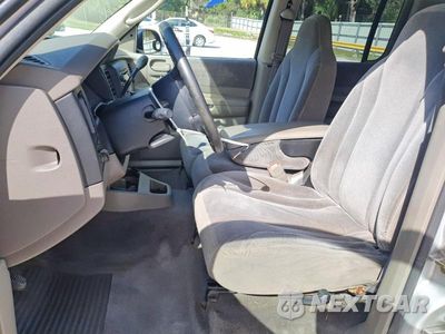 Zdjęcie 7 z 12 samochodu: 2002 DODGE DAKOTA QUAD SPORT VIN:1B7HL38N92S710873 - miniatura
