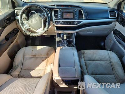 Zdjęcie 8 z 13 samochodu: 2017 TOYOTA HIGHLANDER LE VIN:5TDZZRFH4HS197875 - miniatura
