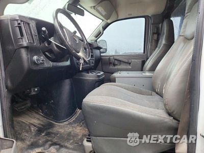 Zdjęcie 7 z 12 samochodu: 2019 CHEVROLET EXPRESS 2500 CARGO DELIVERY VAN VIN:1GCWGAFPXK1333125 - miniatura