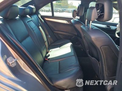 Zdjęcie 10 z 12 samochodu: 2010 MERCEDES-BENZ C 300 VIN:WDDGF5EBXAF434676 - miniatura