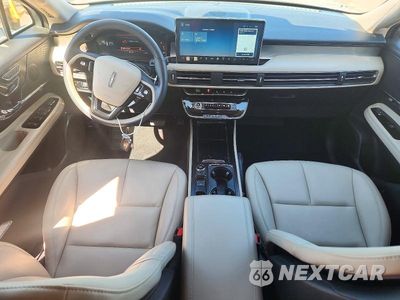 Zdjęcie 8 z 13 samochodu: 2025 LINCOLN CORSAIR PREMIERE VIN:5LMCJ1CA8SUL11944 - miniatura