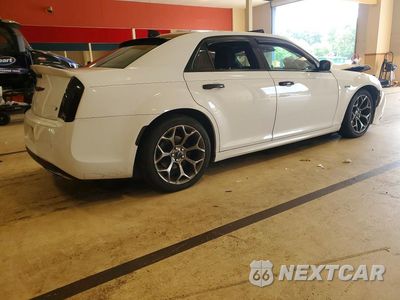 Trzecie zdjęcie samochodu z tyłu: 2015 CHRYSLER 300 S VIN:2C3CCABT6FH921083 - miniatura