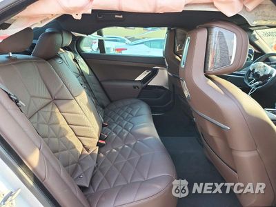 Zdjęcie 10 z 12 samochodu: 2025 BMW 740 I VIN:WBA23EH05SCV12224 - miniatura