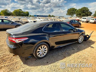 Trzecie zdjęcie samochodu z tyłu: 2020 TOYOTA CAMRY LE VIN:4T1C11AK9LU928270 - miniatura