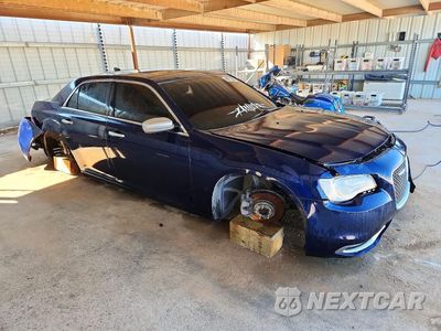 Czwarte zdjęcie samochodu z boku: 2016 CHRYSLER 300C PLATINUM VIN:2C3CCAPG4GH116745 - miniatura